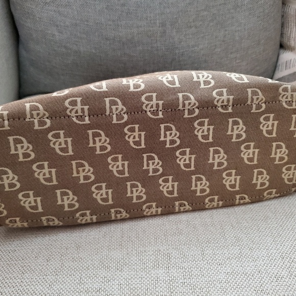 Dooney & Bourke Purse - Picture 5 of 5